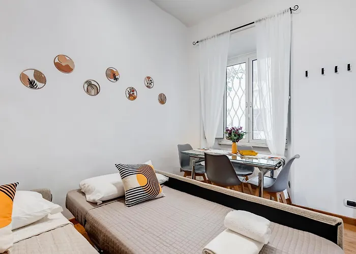 Fine Line House In Trastevere, With Puccio Рим