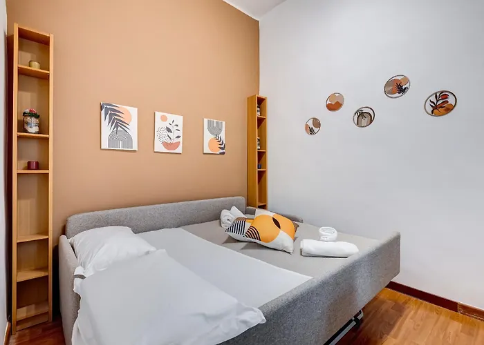 Fine Line House In Trastevere, With Puccio *