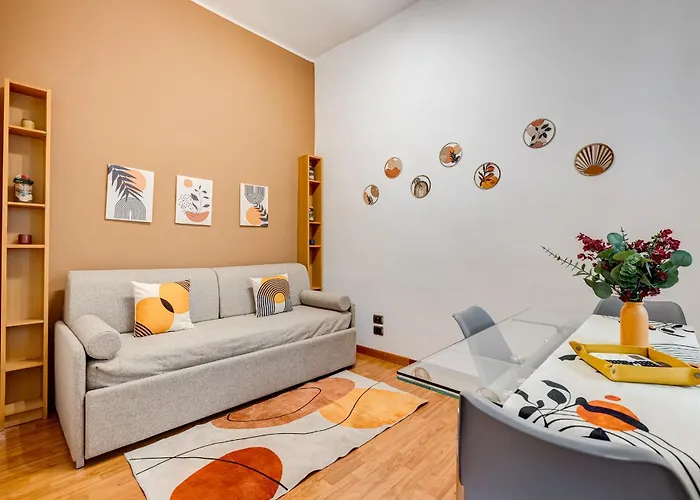 Fine Line House In Trastevere, With Puccio *